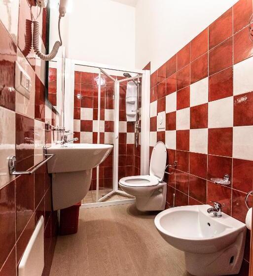 חדר דלוקס לשלושה, La Scalinata