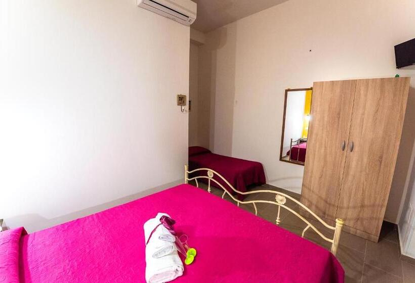 חדר דלוקס לשלושה, La Scalinata