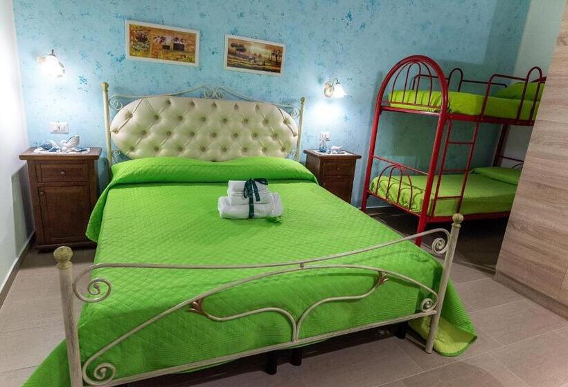 חדר דלוקס לארבעה, La Scalinata