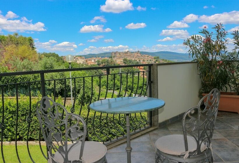 غرفة كومفورت, The White Villa