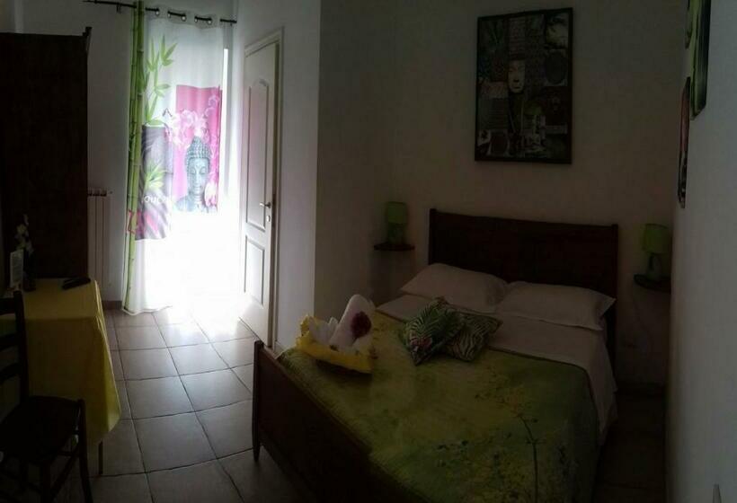 スタンダードトリプルルーム, La Locanda Al Castello