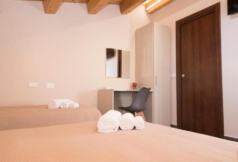 Номер Стандарт Трехместный, Casa Vacanze Malaclà
