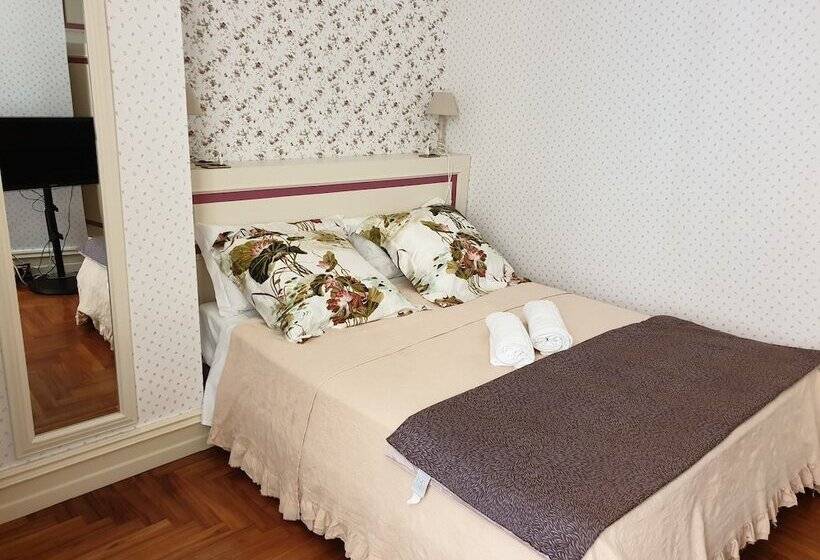 غرفة عائلية, Al Centro Luxury Home