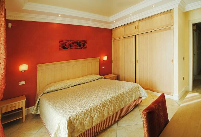 デラックススタジオ, Villa Casula