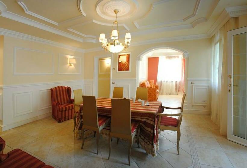 デラックススタジオ, Villa Casula