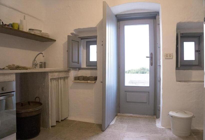 带按摩浴盆的套房, Masseria Capece