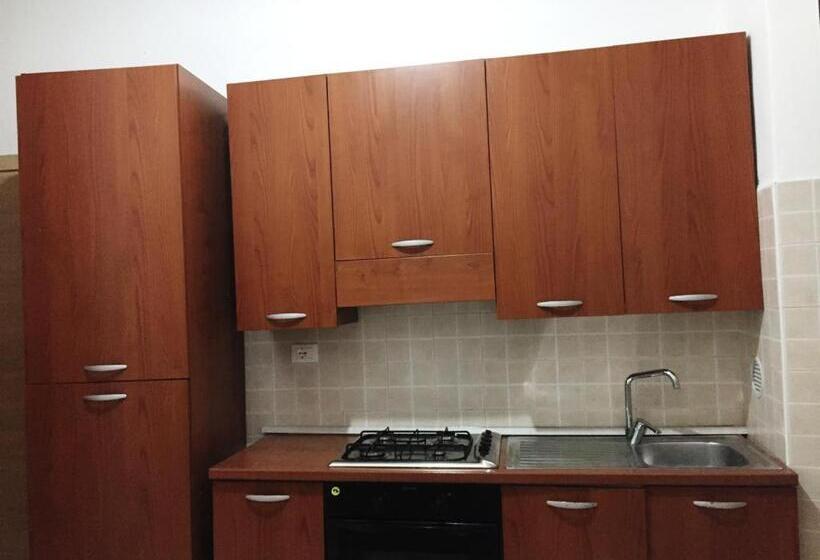 منزل غرفة نوم واحدة, Aloha House