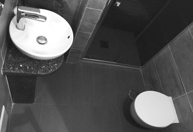 منزل غرفة نوم واحدة, Aloha House