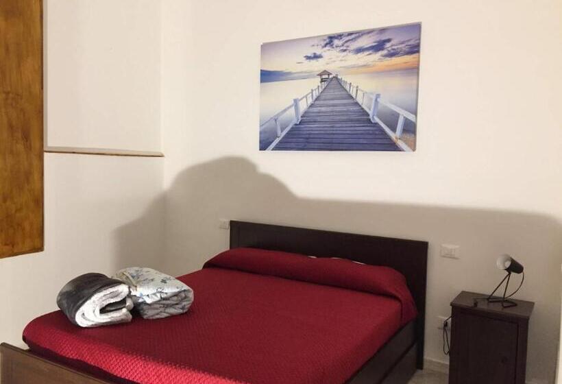 منزل غرفة نوم واحدة, Aloha House