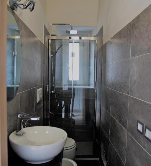 غرفة قياسية, Aloha House