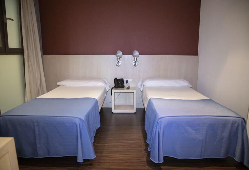 غرفة قياسية فردية, El Globo