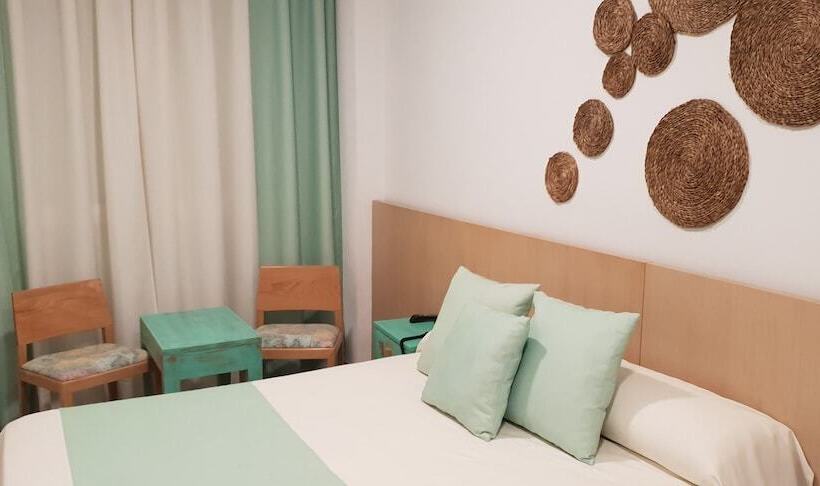 غرفة قياسية مطلّة علي البحر, El Globo