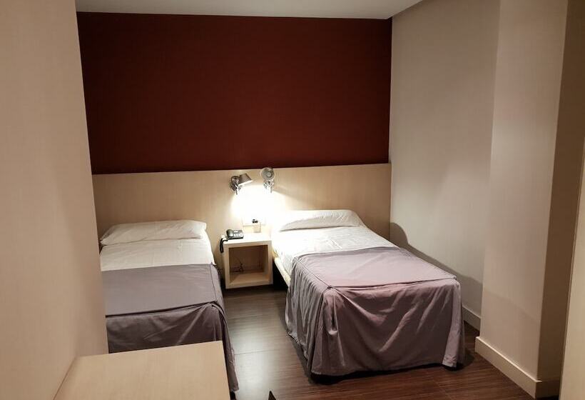 غرفة قياسية فردية, El Globo