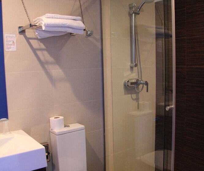 غرفة قياسية فردية, El Globo