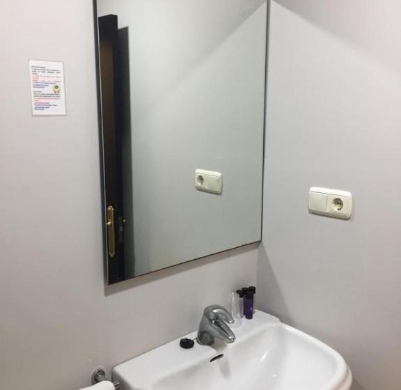 غرفة قياسية ثلاثية, El Globo