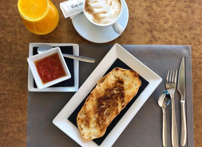 غرفة قياسية رباعية, El Globo