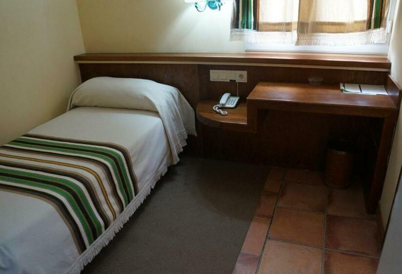 Quarto Estandar Individual, Balneario De Alicún De Las Torres