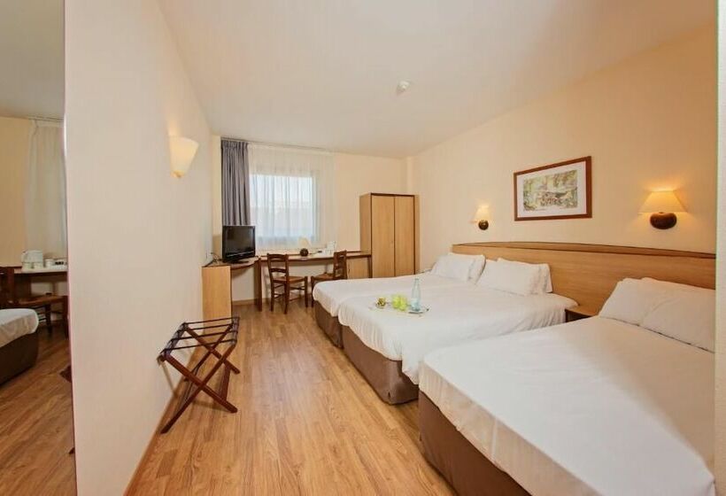 スタンダードトリプルルーム, YIT Ciudad de Elche