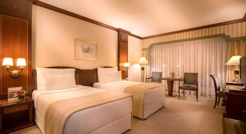 سوییت اجرایی, Corniche Hotel Abu Dhabi