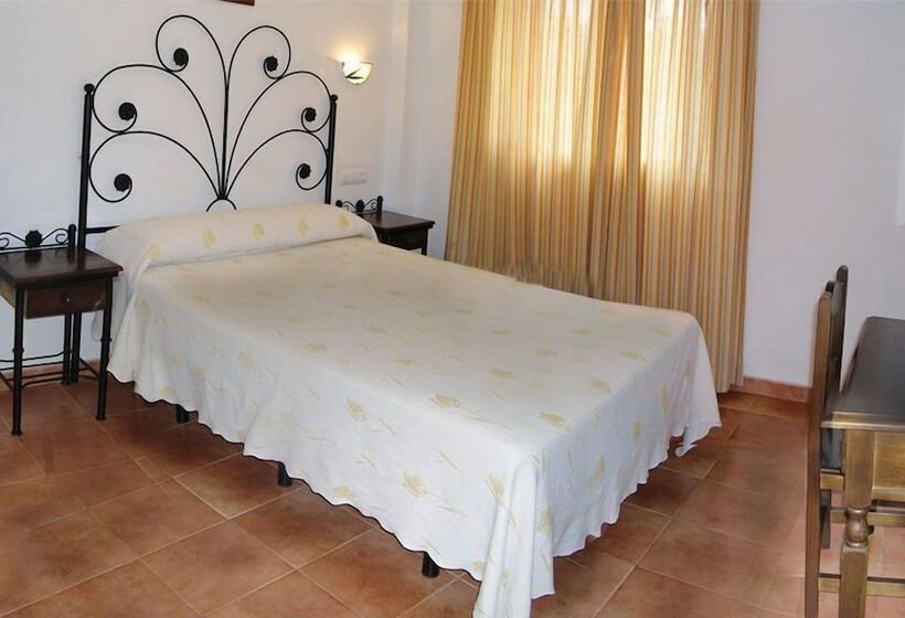 غرفة قياسية, Cortijo Los Gallos