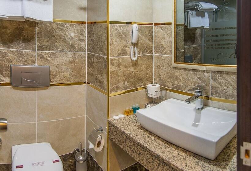 디럭스 룸, Dundar