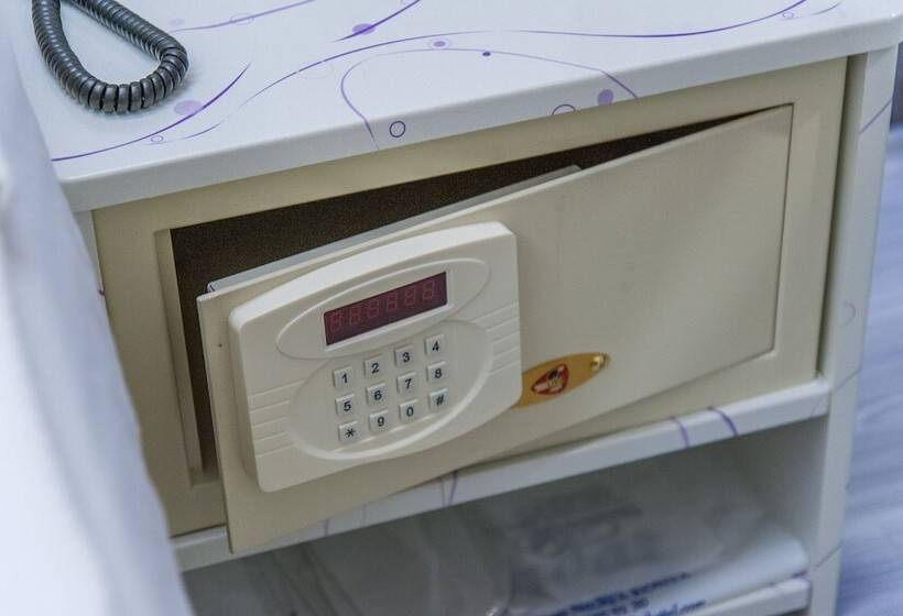 디럭스 룸, Dundar