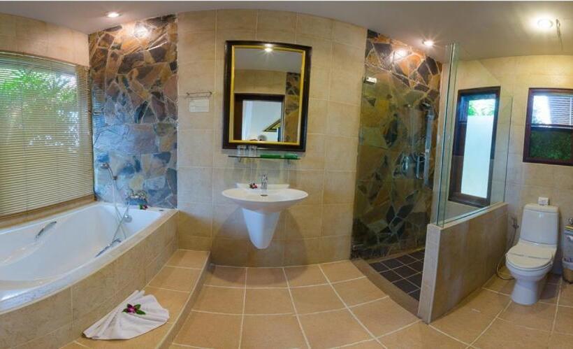 디럭스 룸, Golden Pine Resort And Spa