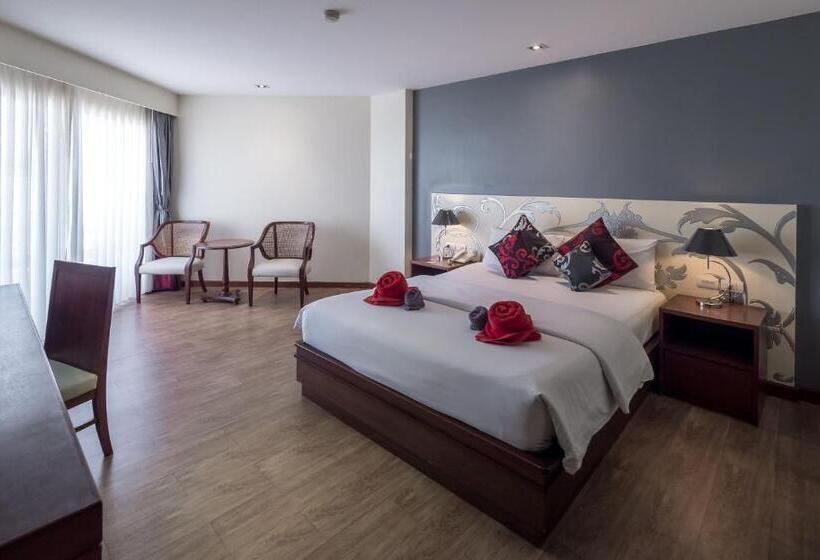 اتاق سوپریور با چشمانداز جانبی دریا, Grand Jomtien Palace Hotel   Sha Extra Plus