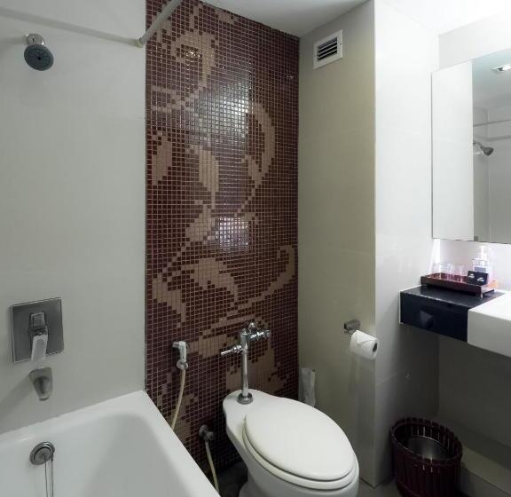 اتاق سوپریور با چشمانداز جانبی دریا, Grand Jomtien Palace Hotel   Sha Extra Plus