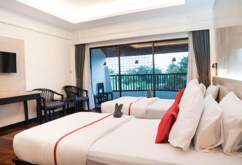 کلبه ییلاقی سوپریور یک خوابه, Grand Jomtien Palace Hotel   Sha Extra Plus