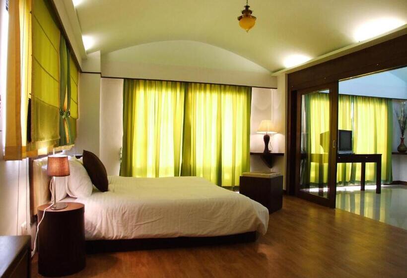 سوییت جونیور, Grand Jomtien Palace Hotel   Sha Extra Plus