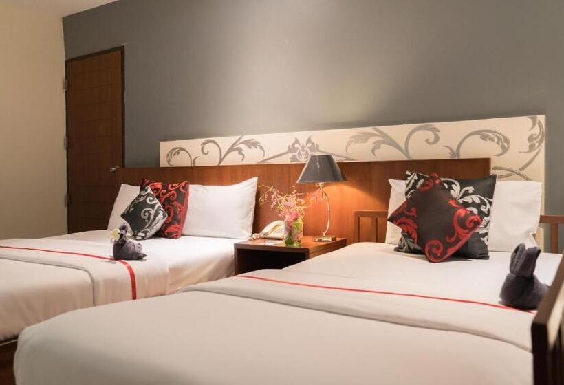 Triple Room Sea View, Grand Jomtien Palace Hotel   Sha Extra Plus