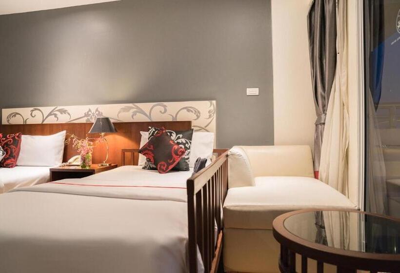 Triple Room Sea View, Grand Jomtien Palace Hotel   Sha Extra Plus