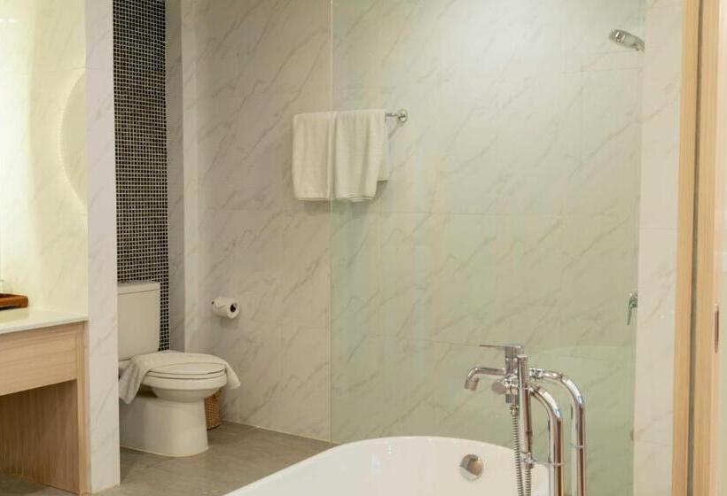 بنگله خانوادگی, Grand Jomtien Palace Hotel   Sha Extra Plus