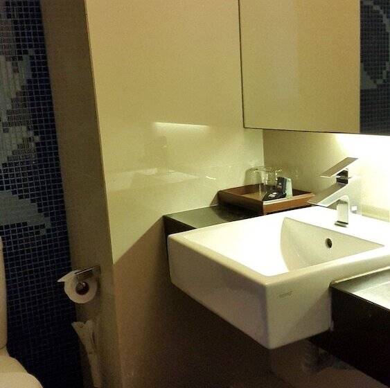 اتاق سوپریور با چشمانداز جانبی دریا, Grand Jomtien Palace Hotel   Sha Extra Plus