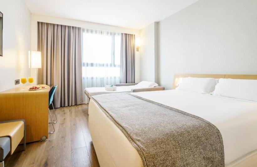 غرفة قياسية ثلاثية, Ilunion Valencia  4