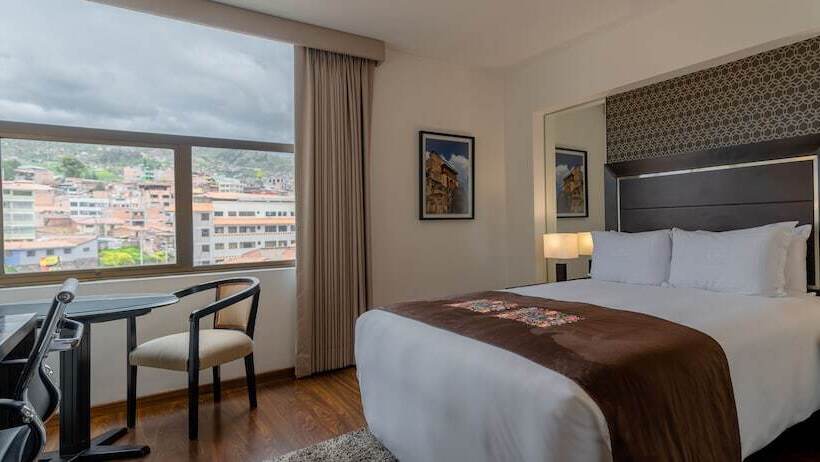 غرفة قياسية فردية, Jose Antonio Cusco