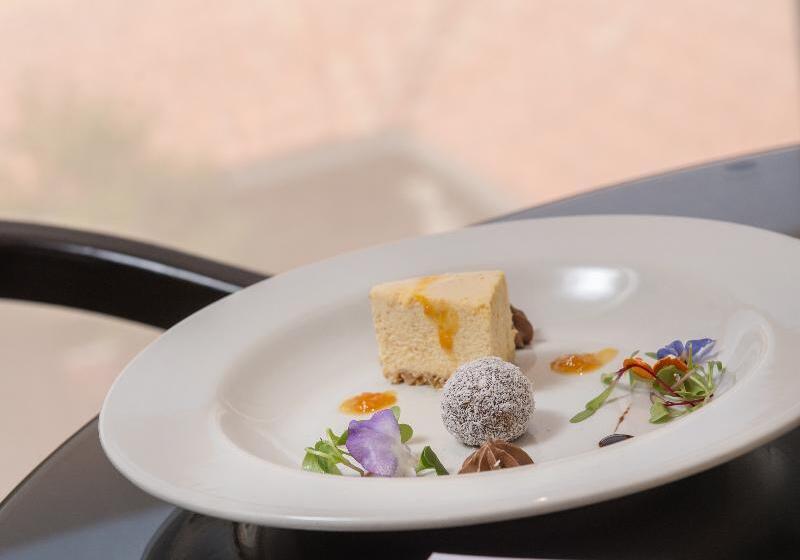 غرفة قياسية, Jose Antonio Cusco