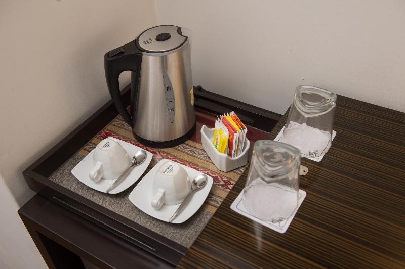 غرفة قياسية, Jose Antonio Cusco