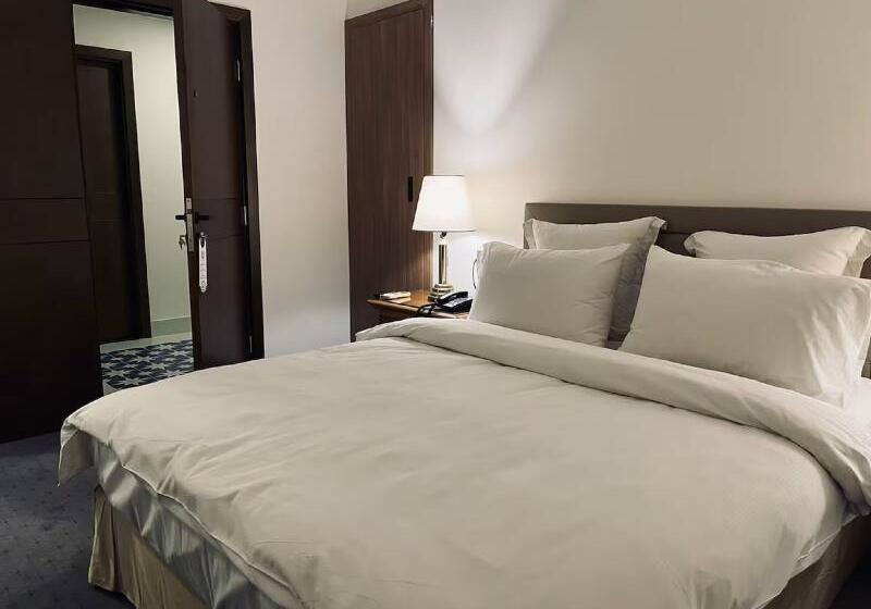 اتاق لوکس, Napoleon Beirut