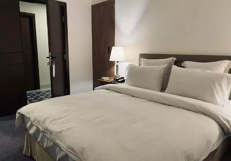 اتاق لوکس, Napoleon Beirut
