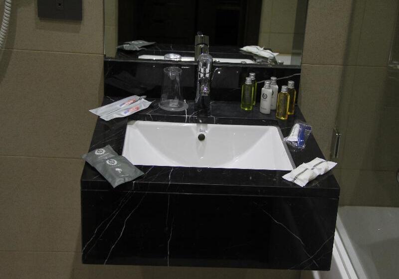 اتاق لوکس, Napoleon Beirut