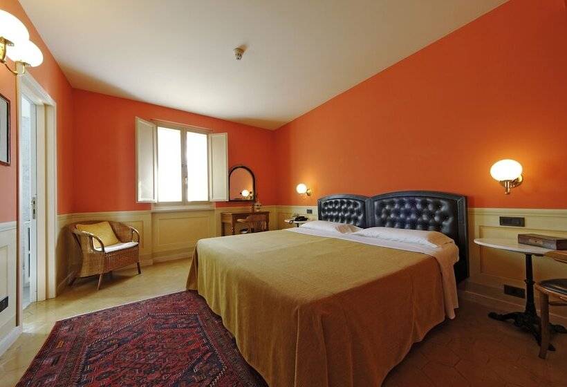 اتاق کلاسیک, San Luca