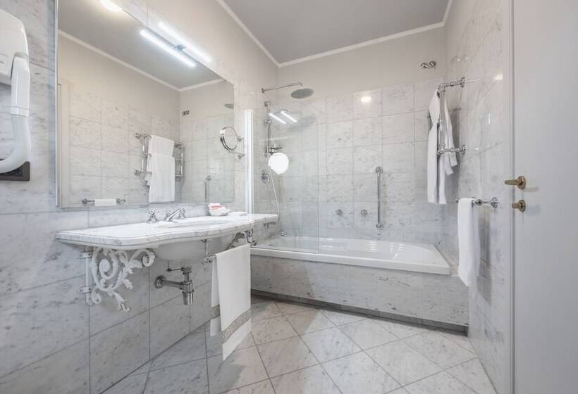 اتاق راحتی, San Luca