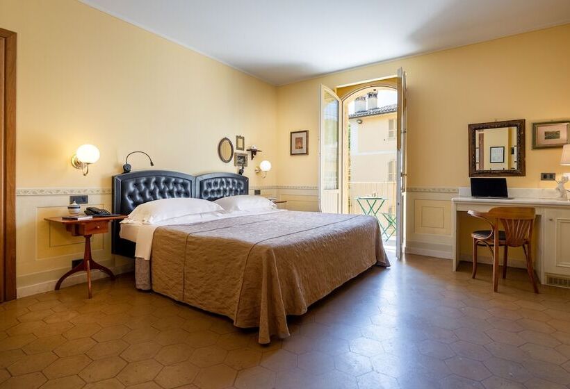 اتاق راحتی, San Luca