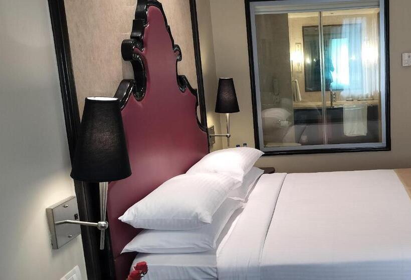 디럭스 룸, St. Mark S