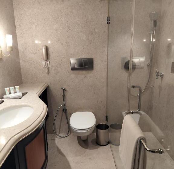 이그제큐티브 룸, St. Mark S