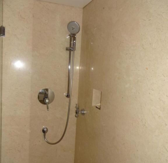 이그제큐티브 룸, St. Mark S