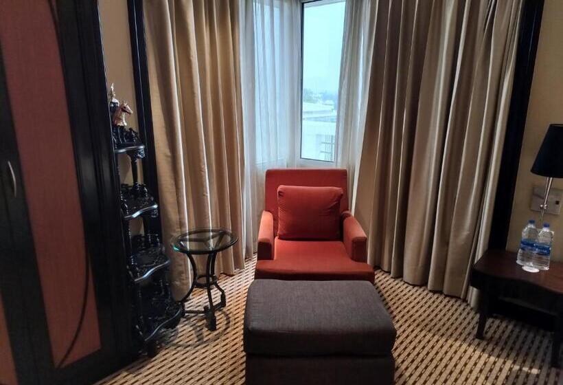 이그제큐티브 룸, St. Mark S