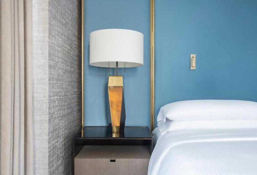 جناح جونيور, The Ritzcarlton, Doha